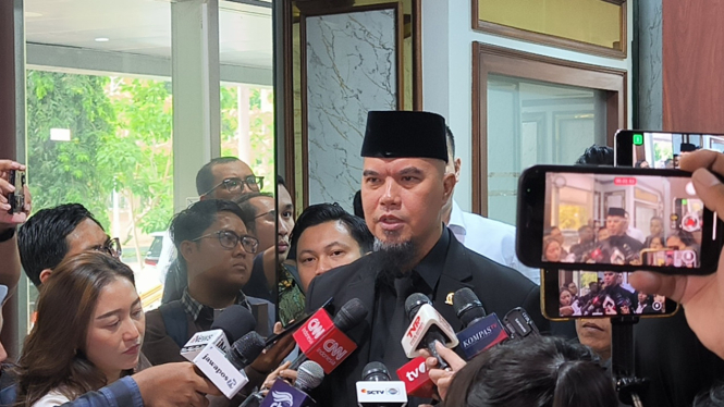 Anggota Komisi X DPR RI, Ahmad Dhani di Kompleks Parlemen, Senayan, Jakarta Pusat 