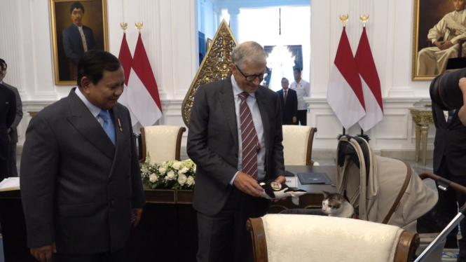 Momen Bill Gates Beri Hadiah ke Kucing Prabowo, Bobby Kertanegara