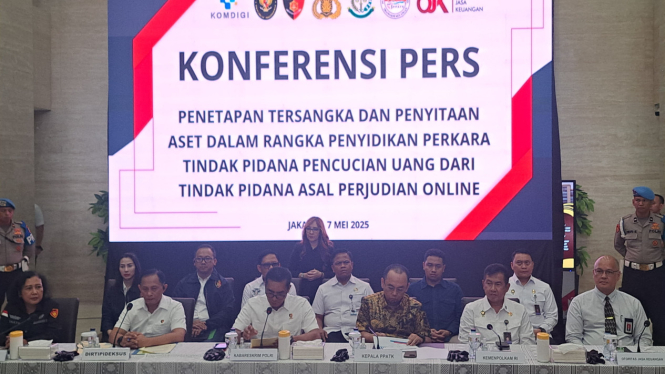 Kabareskrim Polri Komjen Pol Wahyu Widada saat konferensi pers 