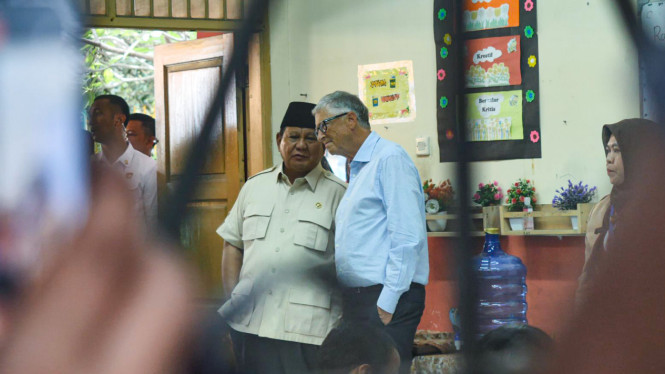 Presiden Prabowo dan Bill Gates Tinjau MBG