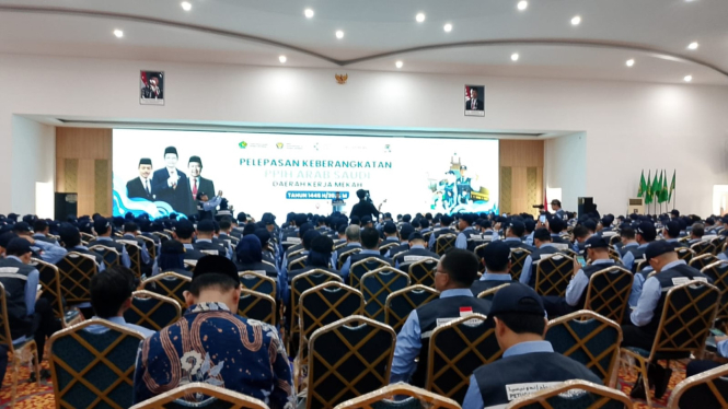 Pelepasan PPIH menuju daerah kerja Mekkah, Arab Saudi melakui Asrama Pondok Haji Cipondoh, Kota Tangerang