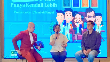 Jenius Business Stream Head SMBC Indonesia, Anita Ekasari (tengah), dalam konferensi pers di kawasan Thamrin, Jakarta Pusat, Kamis, 8 Mei 2025