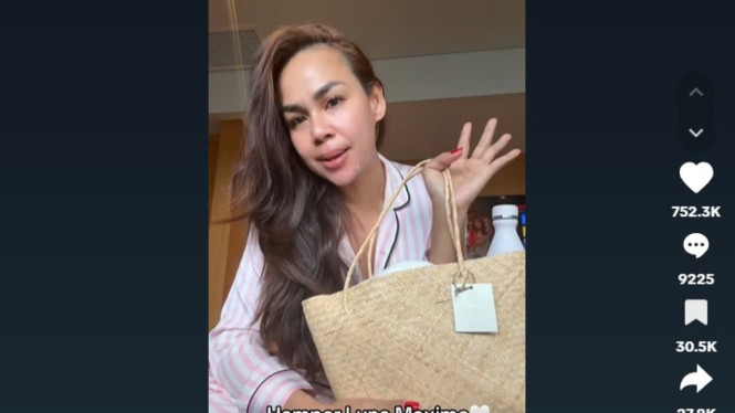 Melanie Ricardo bocorkan isi hampers dari pernikahan Luna dan Maxime
