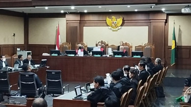 Penyidik KPK Rossa Purbo Bekti bersaksi di sidang Hasto Kristiyanto