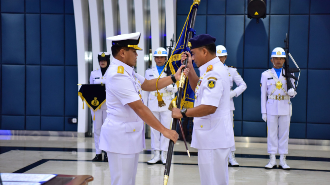 VIVA Militer: KSAL lantik Laksma TNI Bayu Alisyahbana jadi Danpuspenerbal