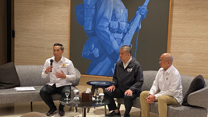 Ketua Umum Kadin Indonesia, Anindya Bakrie bersama jajaran Kadin di kawasan Jakarta Selatan