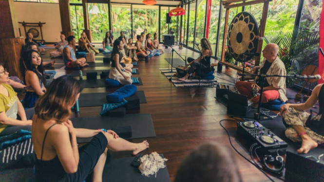 Jelas Yoga pada event Bali Spirit Festival 2025 di Ubud 