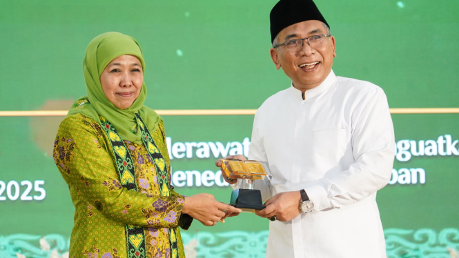 Gubernur Jatim Khofifah Indar Parawansa dan Ketua PBNU Yahya Cholil Staquf