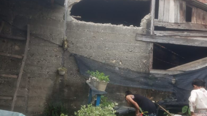 Sejumlah rumah warga rusak akibat gempa bumi di wilayah Aceh Barat Daya pada Minggu 11 Mei 2025. (Doc. BNPB)