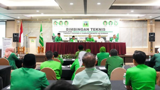 Sekjen PPP  Arwani Thomafi saat Bimtek anggota DPRD PPP se-Sumatera Barat.