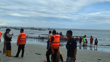 proses pencarian dan pertolongan peristiwa kapal karam (dok. Instagram Basarnas_Bengkulu)