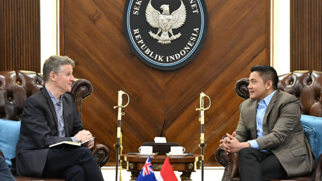 Pertemuan Sekretaris Kabinet (Seskab) Teddy Indra Wijaya dengan Duta Besar Australia untuk RI Roderick Bruce Brazier membahas rencana kunjungan PM Albanese (sumber foto: Cahyo - Biro Pers Sekretariat Presiden)