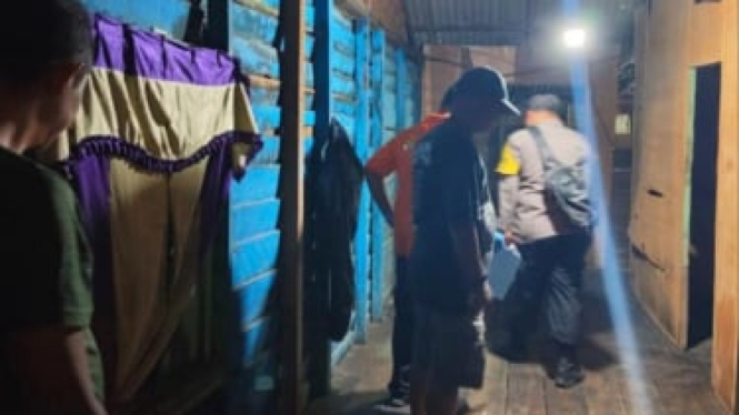 Polisi saat melakukan olah TKP kasus pembunuhan di Kabupaten Batubara.(dok Polsek Labuhan Ruku)