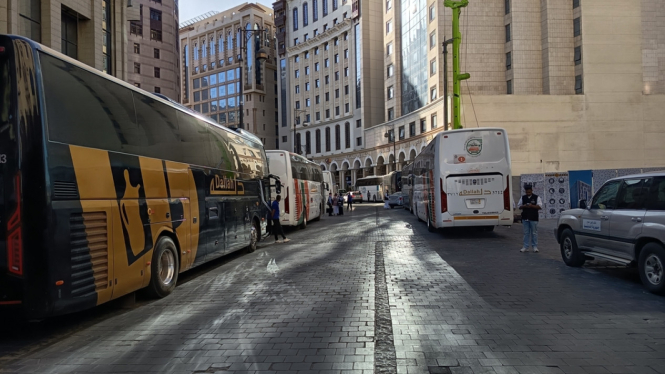 Suasana hotel jemaah haji Indonesia berada di sekitar Masjid Nabawi, Madinah.