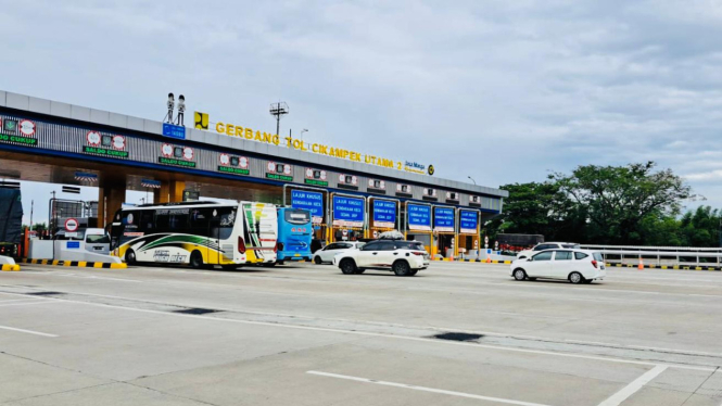 Gerbang tol Cikampek Utama