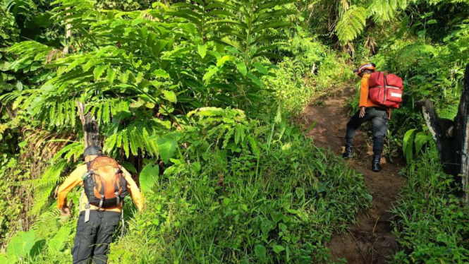 Pencarian remaja usia 16 tahun yang diduga hilang saat mendaki Gunung Gamalama