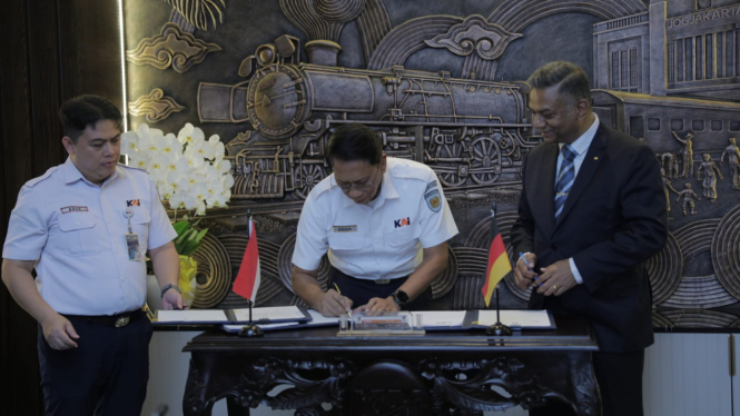 PT KAI (Persero) menandatangani MoU dengan Deutsche Bahn (DB), operator kereta api nasional Jerman.