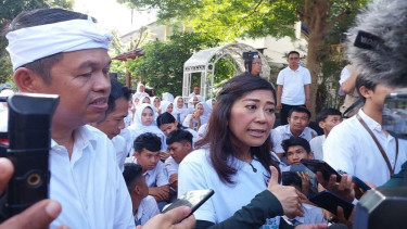 Menkomdigi Meutya Hafid bersama Gubernur Jawa Barat Dedi Mulyadi