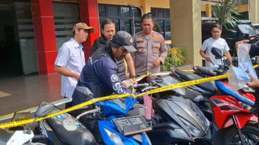 Sejumlah motor yang dijual tanpa surat sah M alias Sambo dan rekannya. (Doc. Istimewa)