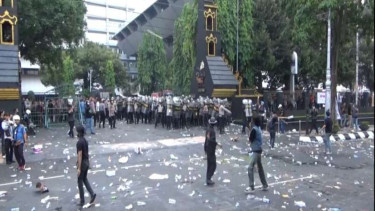 Kerusuhan pada demo May Day di Semarang 1 Mei 2025.