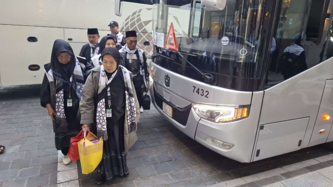 Jemaah haji khusus tiba di Madinah Arab Saudi