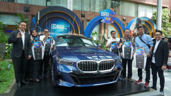 BRI serahkan hadiah BRImo FSTVL 2024