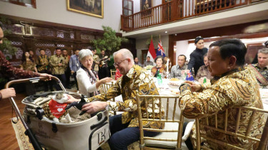 Presiden RI Prabowo Subianto dan PM Australia Anthony Albanese usai makan malam bersama di Kertanegara IV, Jakarta Selatan