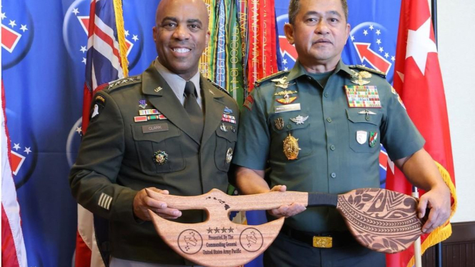 U.S. Army Photo by Staff Sgt. Carolina Sierra / Foto Angkatan Darat AS (Doc: Sersan Staff Carolina Sierrra)
