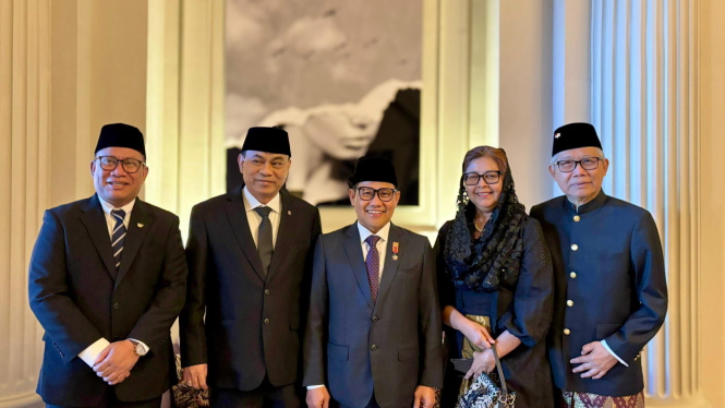 Menko Pemberdayaan Masyarakat, Muhaimin Iskandar alias Cak Imin (tengah) usai menghadiri pelantikan Paus Leo XIV di Vatikan (sumber foto: istimewa)