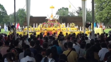 Foto : Ribuan Umat Buddha Rayakan Waisak di Desa Baru, Kecamatan Maro Sebo, Kabupaten Muaro Jambi  