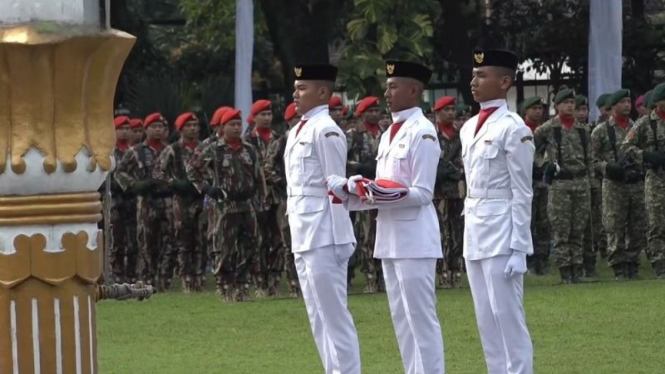 Siswa Sekolah Kebangsaan Dodik Rindam Siliwangi jadi petugas upacara Harkitnas
