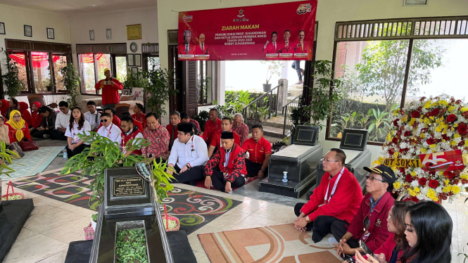 Pengurus dan Kader SOKSI Ziarah ke Makam Pendiri, Suhardiman