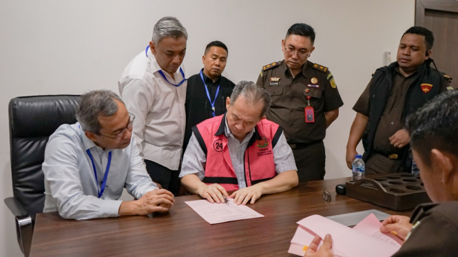 Kejagung limpahkan tersangka kasus impor gula (dok. istimewa)