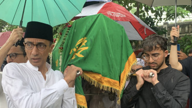 Prosesi Pemakaman Ibrahim Sjarief Assegaf