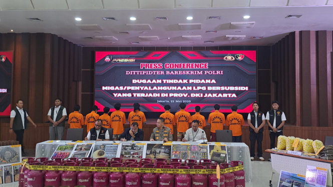 Konferensi pers Direktorat Tipidter Bareskrim Polri soal Pengoplosan gas