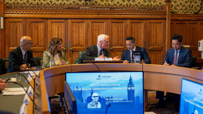 [Ketua Umum Kadin Indonesia, Anindya Bakrie, saat menghadiri APPG on Indonesia di Gedung Parlemen Inggris, London, Selasa, 20 Mei 2025]