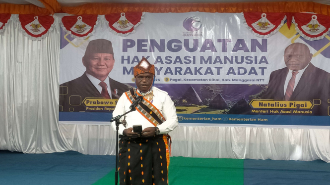 Menteri HAM RI, Natalius Pigai memimpin kegiatan penguatan HAM masyarakat adat