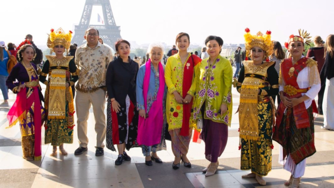 Komunitas Kebaya Menari