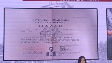 Bareskrim Polri merilis foto copi ijazah Jokowi
