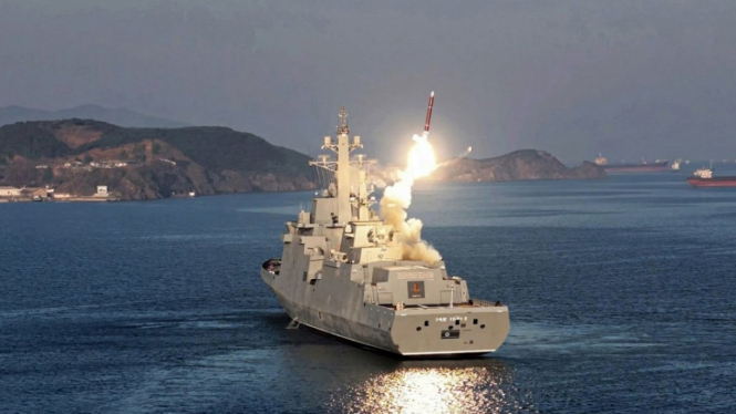 VIVA Militer: Kapal perusak Kelas Choe Hyon militer Korea Utara