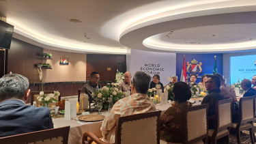 Ketua Umum Kadin Indonesia, Anindya Novyan Bakrie menghadiri acara pertemuan WEF.