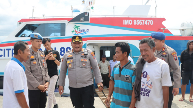 Proses pemulangan dua nelayan di Kabupaten Nias Selatan.