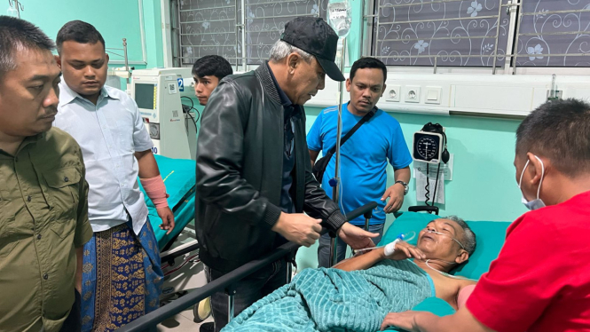 Korban pembacokan OTK saat menjalani perawatan di Rumah Sakit.(istimewa/VIVA)