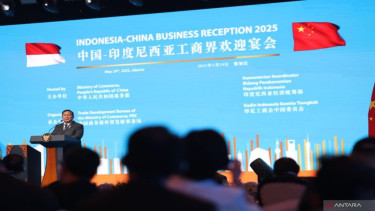 Prabowo Subianto menyampaikan sambutan dalam pertemuan bisnis Indonesia-China