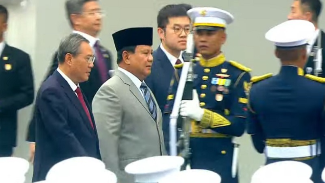 Presiden RI Prabowo Subianto menerima kunjungan PM China Li Qiang
