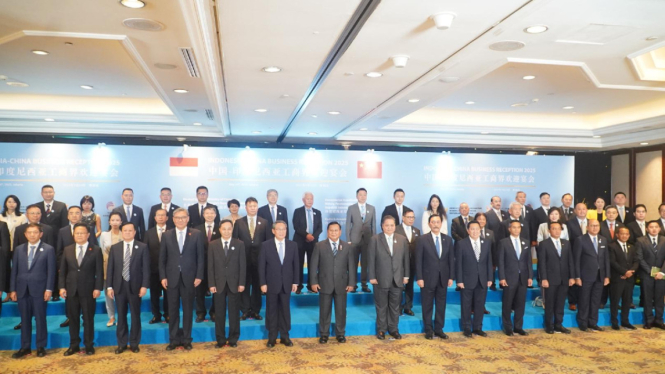 Presiden bersama jajaran menteri dan pejabat Kadin Indonesia hadiri acara Indonesia-China Business Reception 2025 di Hotel Shangri-La