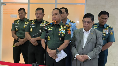 Panglima TNI Jenderal Agus Subiyanto di Kompleks Parlemen, Senayan, Jakarta Pusat.