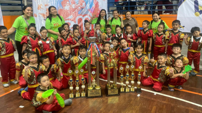tim marching band “B3ST KIDS” TKK 3 PENABUR Jakarta