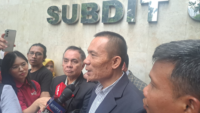 Ahli forensik digital, Rismon Sianipar di Polda Metro Jaya.