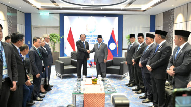 Presiden RI Prabowo Subianto dan PM Laos PDR, Sonexay Siphandone.